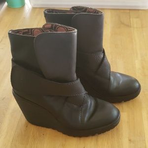 Fly London Ankle Bootie Wedge Boots Black Velcro
